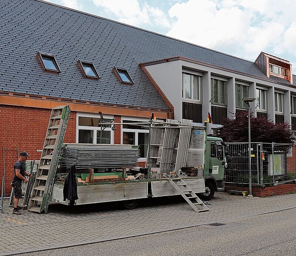 Sanierungsarbeiten am Gemeindehaus.  (Bilder: Philipp Zimmermann/Archiv)