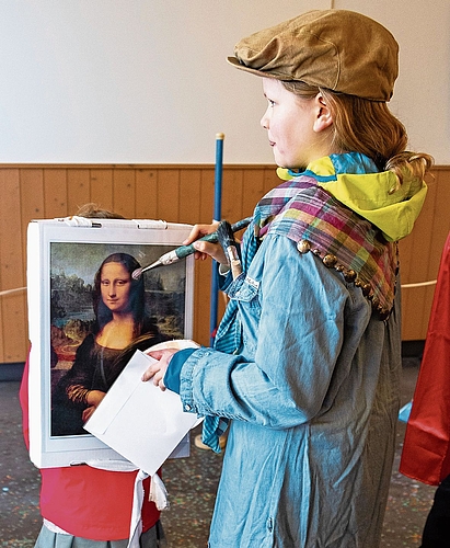 Anouk und Paula als Mona-Lisa Künstlerinnen. Anouk und Paula als Mona-Lisa Künstlerinnen.