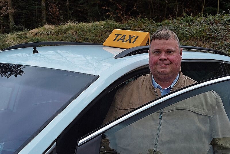 Fährt wegen Corona weniger Taxi: Chauffeur Felix Baumgartner. (Bild: Robin Schwarz)