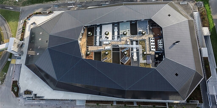 Die Umwelt Arena nutzt die Dachfläche optimal aus. Foto: zVg