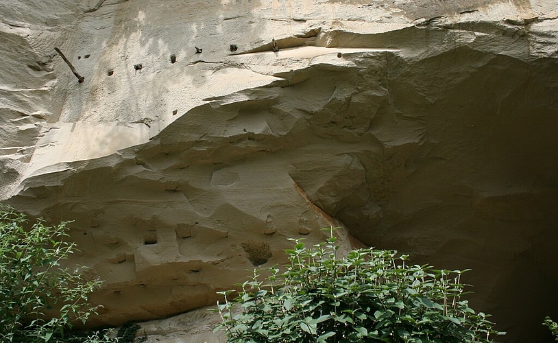 Kühle und Entspannung verspricht in Würenlos die Emma-Kunz-Grotte. Fotos: ska Hans Ulrich Reber hat sich arrangiert. Foto: AZ/Archiv Die Nonnen, die im Garten arbeiten, gehen der Hitze möglichst aus dem Weg. 