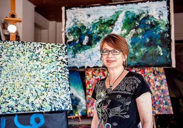Harmonische und gleichwohl kontrastreiche Bilder – geschaffen von der Künstlerin Jeannette Hasler-Gobbi. Foto: phn)