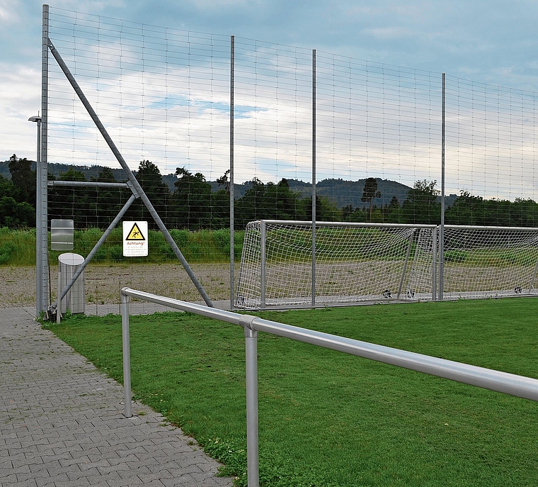 Sportplatz Tägerhard: Der Kunstrasen sollte an den Naturrasen angrenzen.ihk