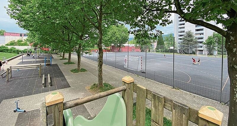 Der Spielplatz Zentrum, der ans Schulareal angrenzt, soll ein Teil des neuen Spiel- und Begegnungsplatzes Zentrum werden.bär