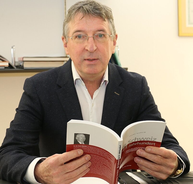 Peter Voser in seinem Badener Büro. Foto: bär
