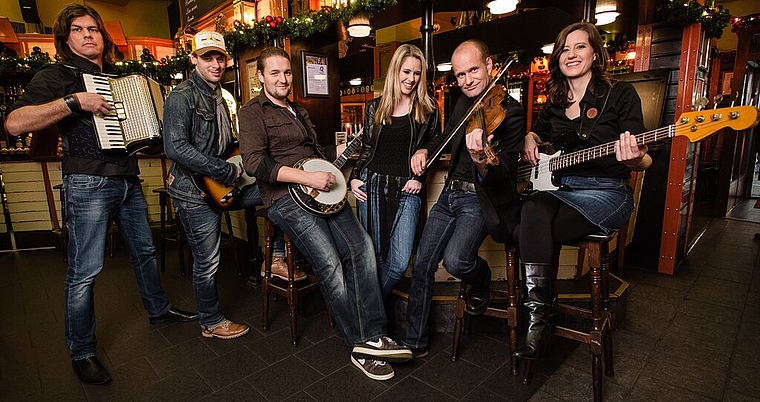 Die Bandmitglieder von TinkaBelle freuen sich auf ihren Auftritt am Kulturfest am Samstagabend.Foto: zVg