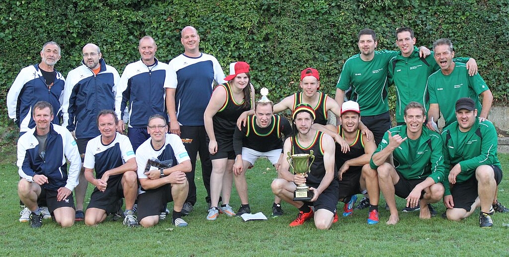 Und auch die Erwachsenen zeigten tolle Leistung beim Faustball.