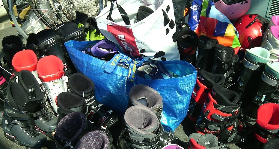72 Velos und viele gut erhaltene Skis und Skischuhe kamen zusammen. zVg Ein Velo trug sogar die Signatur seines ehemaligen Besitzers Ferdi Kübler.zVg 72 Velos und viele gut erhaltene Skis und Skischuhe kamen zusammen. zVg Ein Velo trug sogar die Signatur seines ehemaligen Besitzers Ferdi Kübler.zVg
