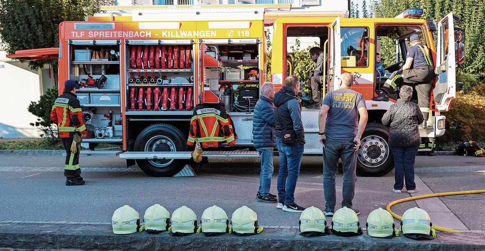 Grosses Interesse beim Tanklöschfahrzeug.gk
