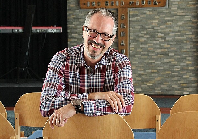 Michael Ruppen im Gemeindezentrum Bethel in Wettingen. Seit Januar ist er Präsident der evangelischen Allianz Baden-Wettingen. Er macht dies ehrenamtlich. Rahel Bühler