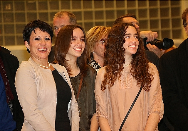 Familie Ehefrau Désirée mit den Töchtern Viviane und Ariane.Berufskollegin und -kollegen Susanne Voser (Neuenhof), Werner Scherer (Killwangen) und Vali Schmid (Spreitenbach) (v. l.) gratulieren.Präsident Thierry Burkart dankt.Regierungsrätin Sus