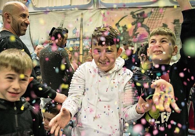 Zufriedene Gesichter beim Kinderball in Neuenhof vor vier Jahren.  	Barbara Scherer/Archiv