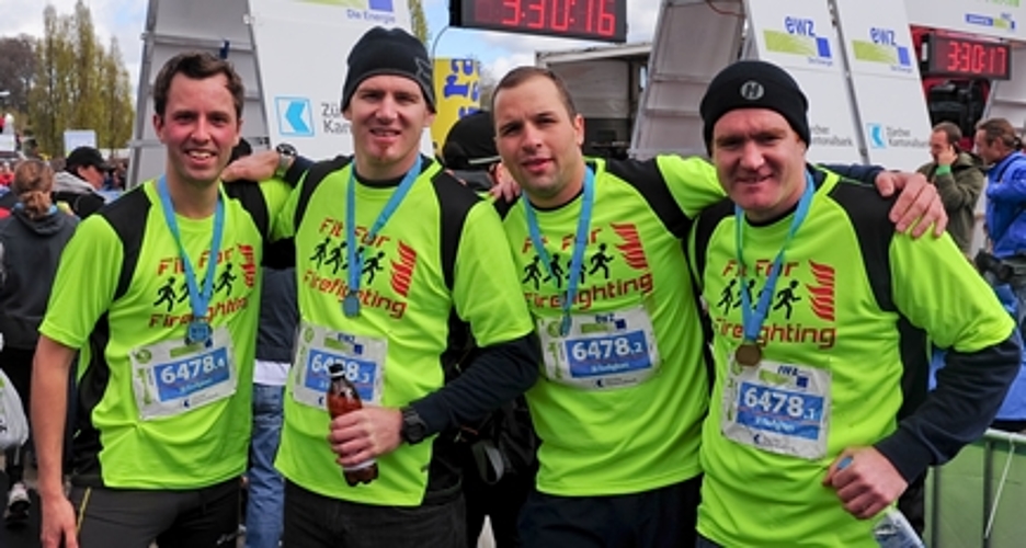 Vier Spreitenbacher Feuerwehrmänner am Zürich-Marathon.Fotos: zVg