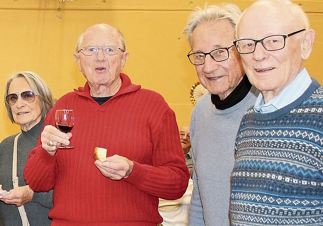 Stossen aufs neue Jahr an.