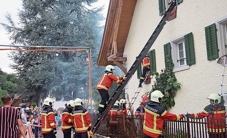 Als Mitglied der Feuerwehr hat man nicht unbedingt mit Feuer zu tun. Es gibt auch viele andere Aufgaben zu bewältigen.