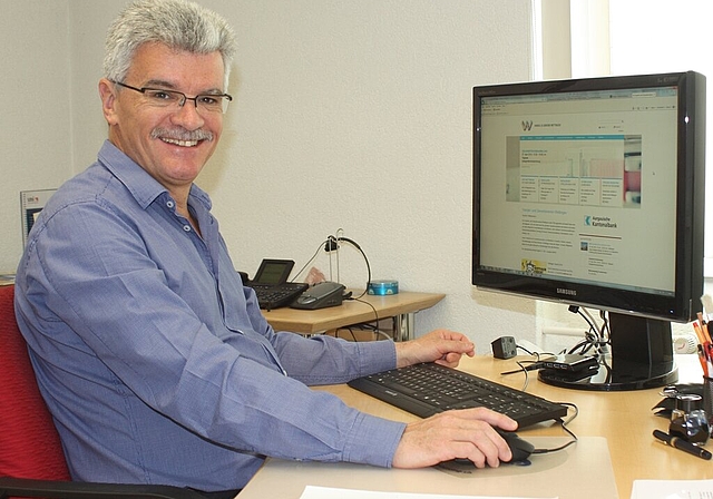 HGV-Co-Präsident Hans Utz vor der neuen Homepage. Foto: zVg