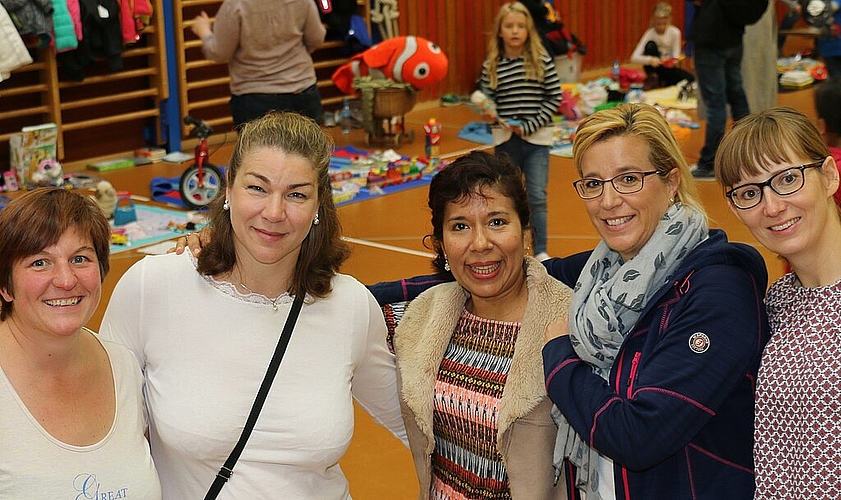 Vorstandsmitglieder des Elternvereins: Tamara Thomann, Sophie Blondin, Gisella Mächler, Tanja Arpke und Juliane Meier (v.l.). Foto: bär
