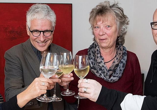 Markus Maibach nach der Wahl mit Nationalrätin Yvonne Feri, Frau Kathrin und SP-Co-Präsident Christian Oberholzer (v.l.).Spichale