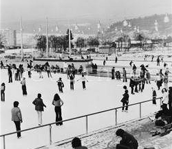 Eisbahn um 1970, als das Tägi entstand.
