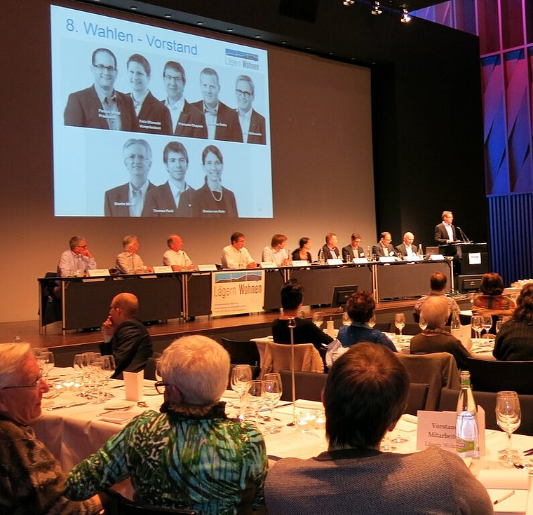 Vorstandswahlen bei der «Lägern Wohnen»-GV.Foto: ms