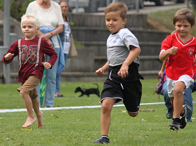 Am Schülerrennen im Rahmen des Dorfturniers traten rund 70 Kinder an. Fotos: zVg
