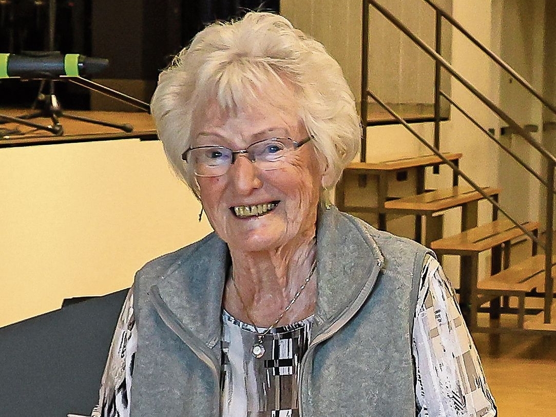 Die Freude ist gross: Margrit Hofstetter gewinnt den 4. Preis und das ausgerechnet an ihrem Geburtstag.gk