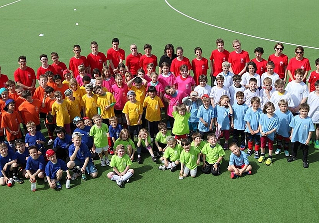 Am diesjährigen polysportiven Tageslager des HC Rotweiss Wettingen nahmen 77 Kinder teil. Foto: zVg