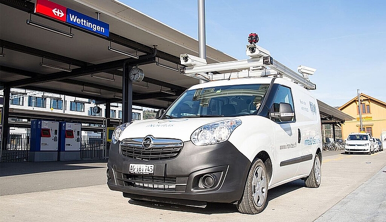 Mehr Kameras als das Google-Auto: Das Messfahrzeug der Firma iNovitas AG. Foto: bsc