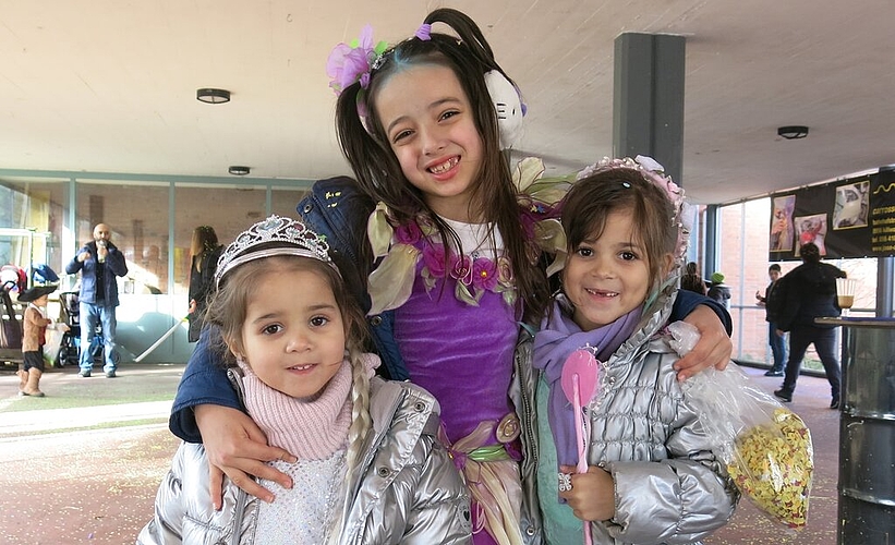 Larissa, Thais und Alicia (v.l) waren als Feen unterwegs.Fotos: bha

