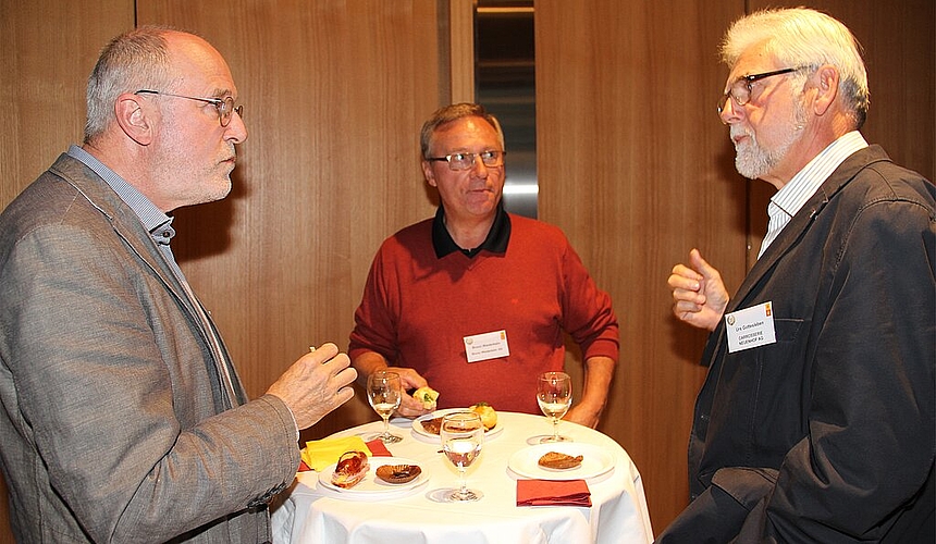 Austausch: Nach dem Referat war der Staatshaushalt noch immer Thema.