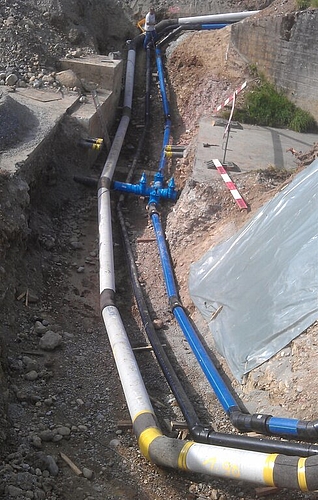 Das Umlegen der Wasser-, Gas- und Elektroleitungen stellte eine Herausforderung dar.Fotos: zVg