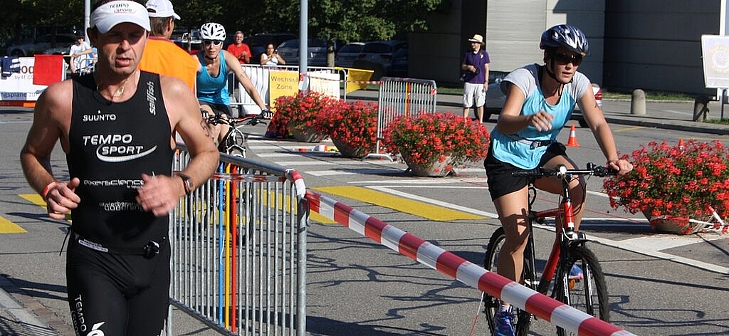 Athleten machten zu Fuss, im Wasser und auf dem Velo eine gute Figur.