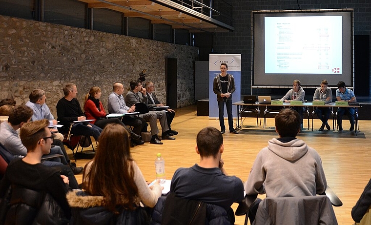 An der Generalversammlung präsentierten die Schülerinnen und Schüler die Ergebnisse ihres Unternehmens. (ms)