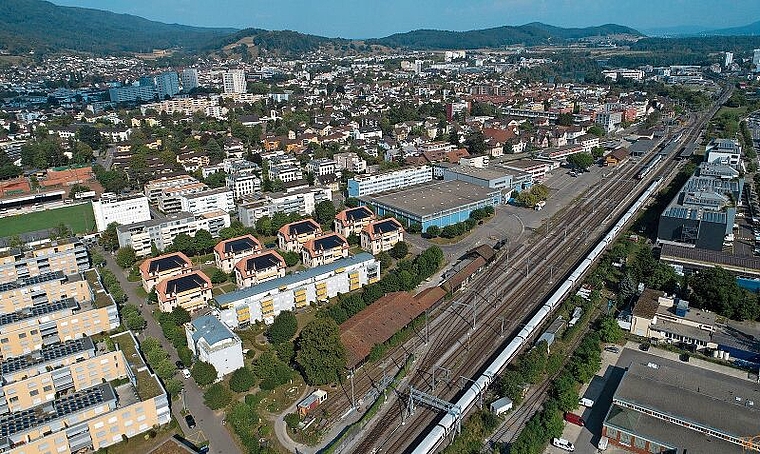 Das Bahnhofgebiet erhält ein neues Gesicht: Dort sollen Wohnungen und Platz fürs Gewerbe entstehen. zVg/Archiv