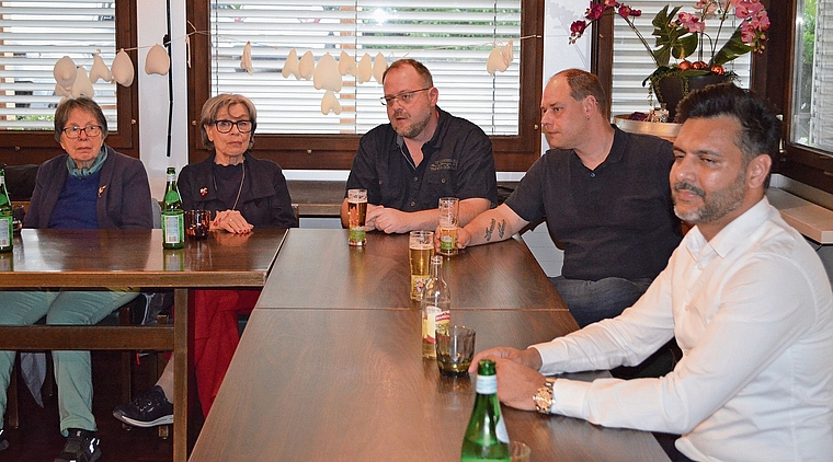 Diskussion mit Roger Gauch, (3.v.l.), Stefan Thomann und Sami Hashmi.  ihk