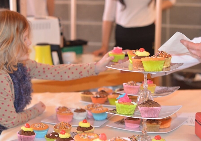 Im Cupcake-Café wurden Muffins in allen Farben verkauft.Fotos: sw
