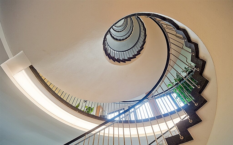 Welchem Kandidaten gelingt es, auf der politischen Karriereleiter emporzuklettern? Bild: Treppe im Wettinger Rathaus.Foto:ef