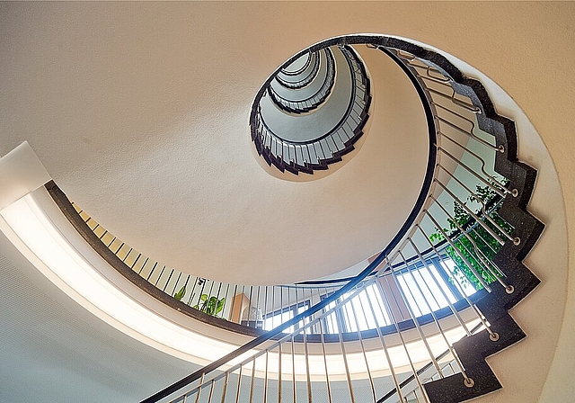 Welchem Kandidaten gelingt es, auf der politischen Karriereleiter emporzuklettern? Bild: Treppe im Wettinger Rathaus.Foto:ef
