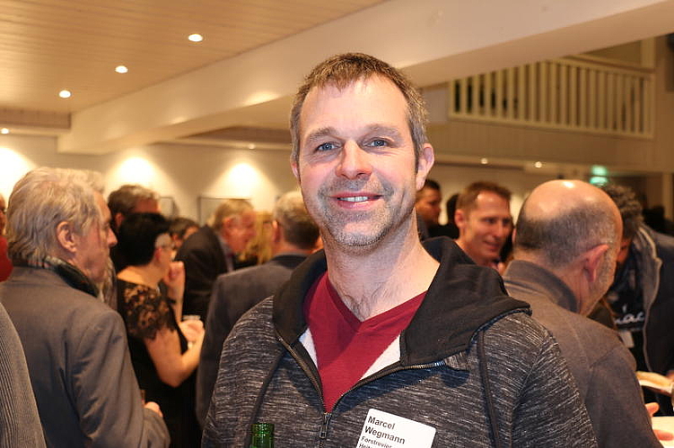 Gäste am Industrieapéro.