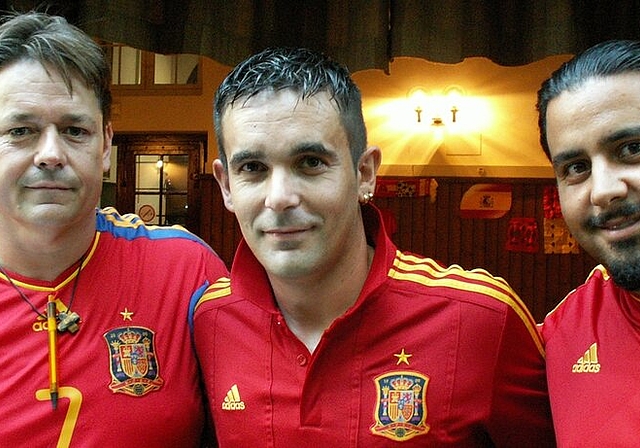 Renato Fritsche, Juan Doval und Domenico Raosa (v.l.) brachten am Samstag ein Stück Spanien in den Peterskeller.
