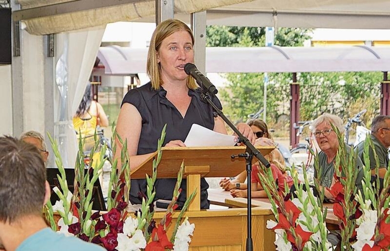 Grossratspräsidentin Mirjam Kosch hält die Festansprache. pg