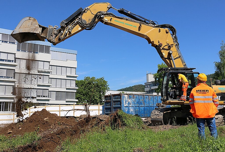 Spatenstich Neubau der Dreifach-Turnhalle in der Schulanlage Margeläcker. bär