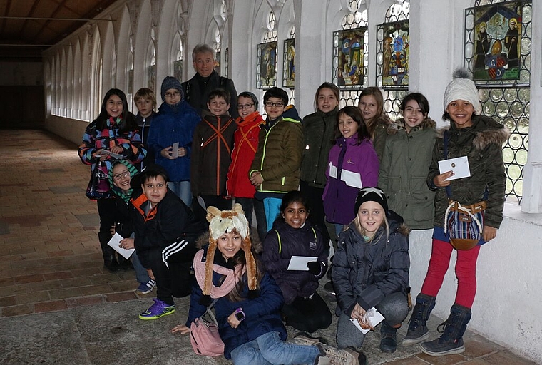 4.-Klässler aus Neuenhof besuchten mit ihrem Lehrer Michael Scheck das Kloster Wettingen. Fotos: bär