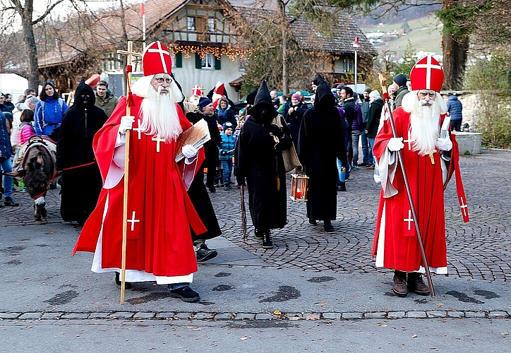 Die Chläuse laufen vom Lindenplatz los.
