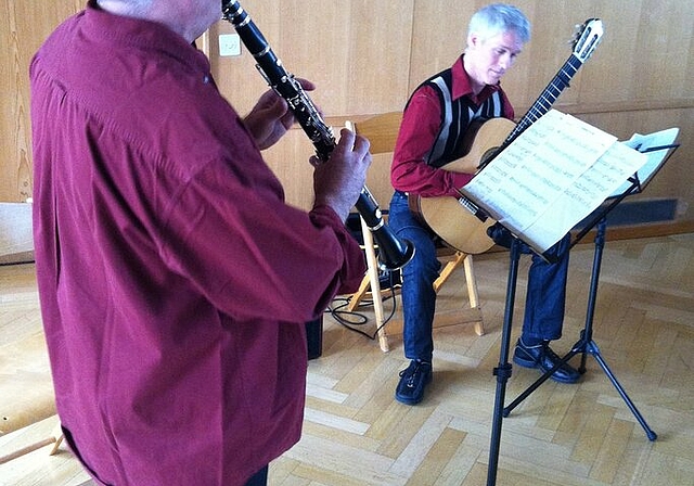 Ungewohntes Bild im Einwohnerrat: musikalische Einlage. Foto: ska