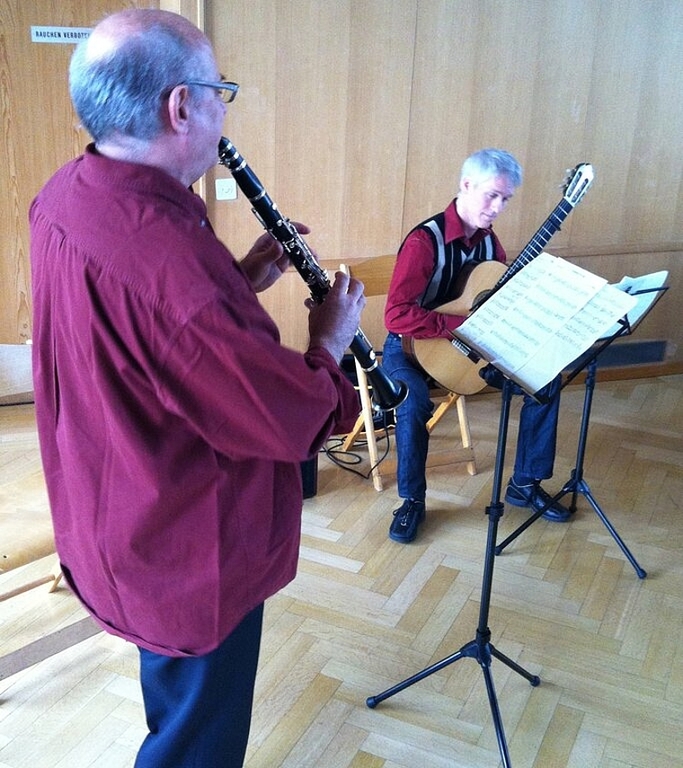 Ungewohntes Bild im Einwohnerrat: musikalische Einlage. Foto: ska