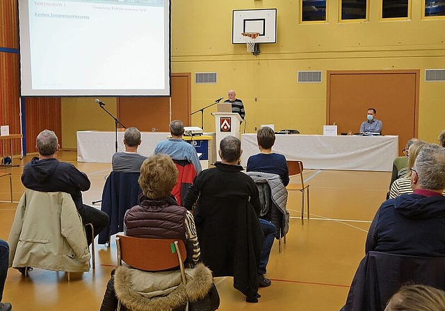 Etwa 20 Personen fanden sich zum Infoabend ein. (Bild: Dieter Minder)