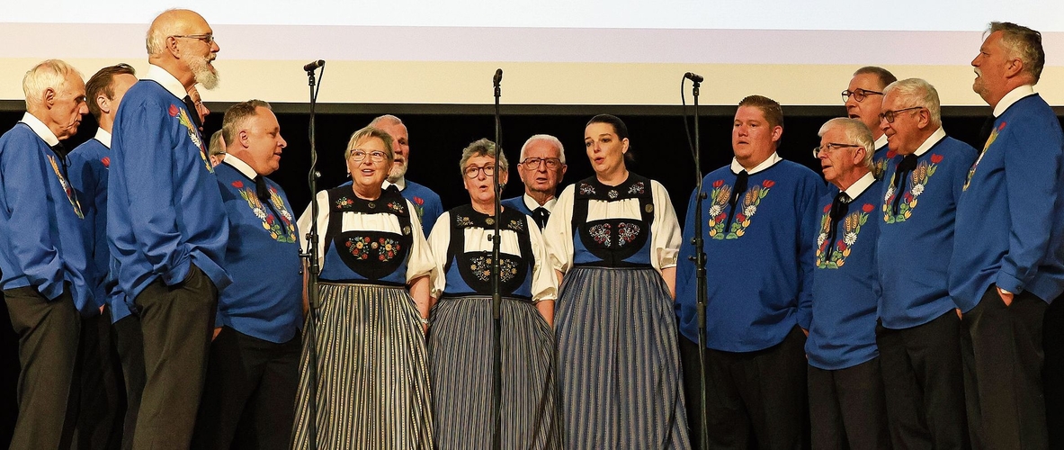 Der Jodlerklub Horn aus Gebenstorf begeisterte mit den Freudenjuchzern das Publikum. gk
