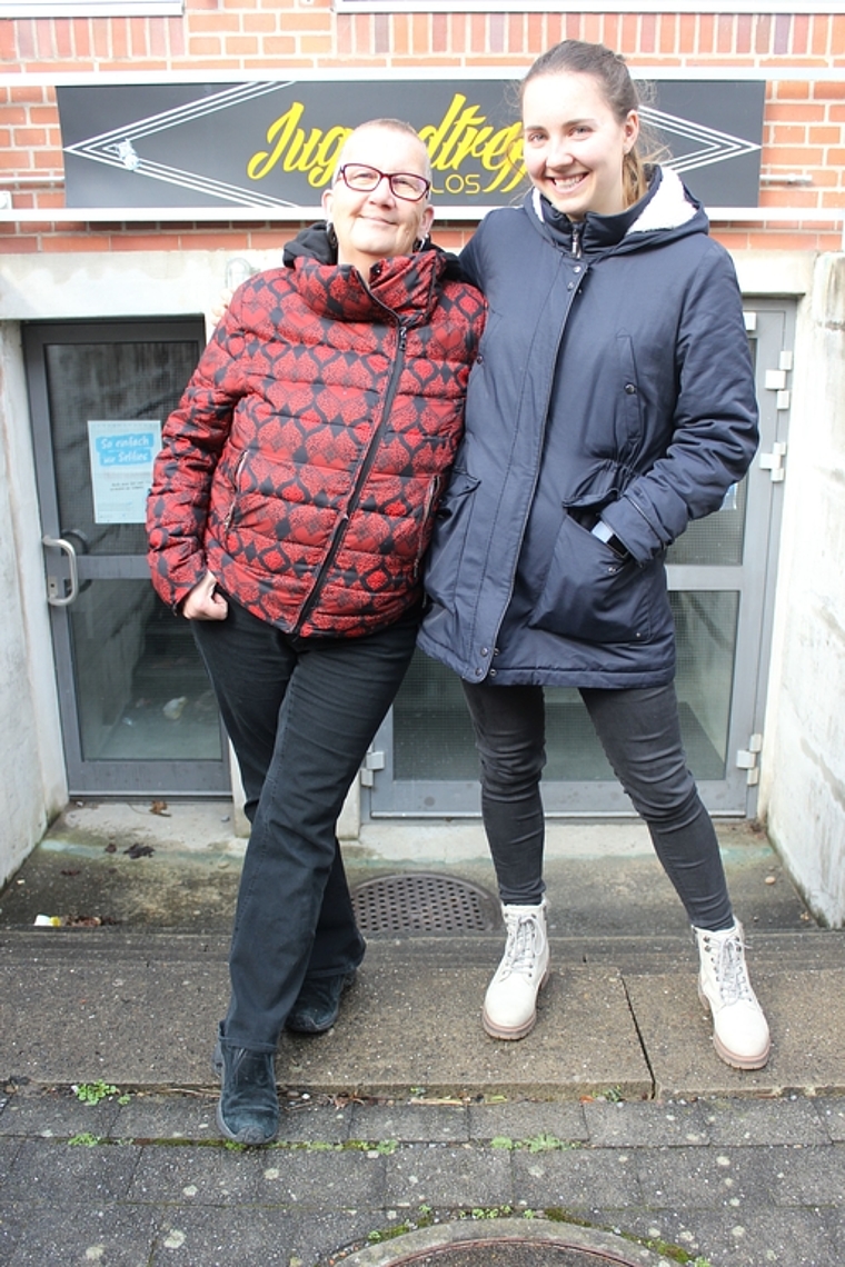 Die Jugendarbeiterin Manuela Gauch (l.) mit Mitarbeiterin Fabienne Roth.  Rahel Bühler