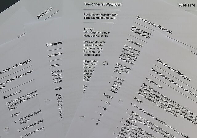 Vorstösse Postulate, Interpellationen, Motionen sind die Instrumente des Einwohnerrats, um auf die Führung der Gemeinde Einfluss zu nehmen.Foto: Mü